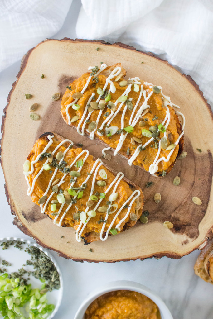Grilled Pumpkin Toasts with Brown Butter Crema & Toasted Pepitas | yestoyolks.com