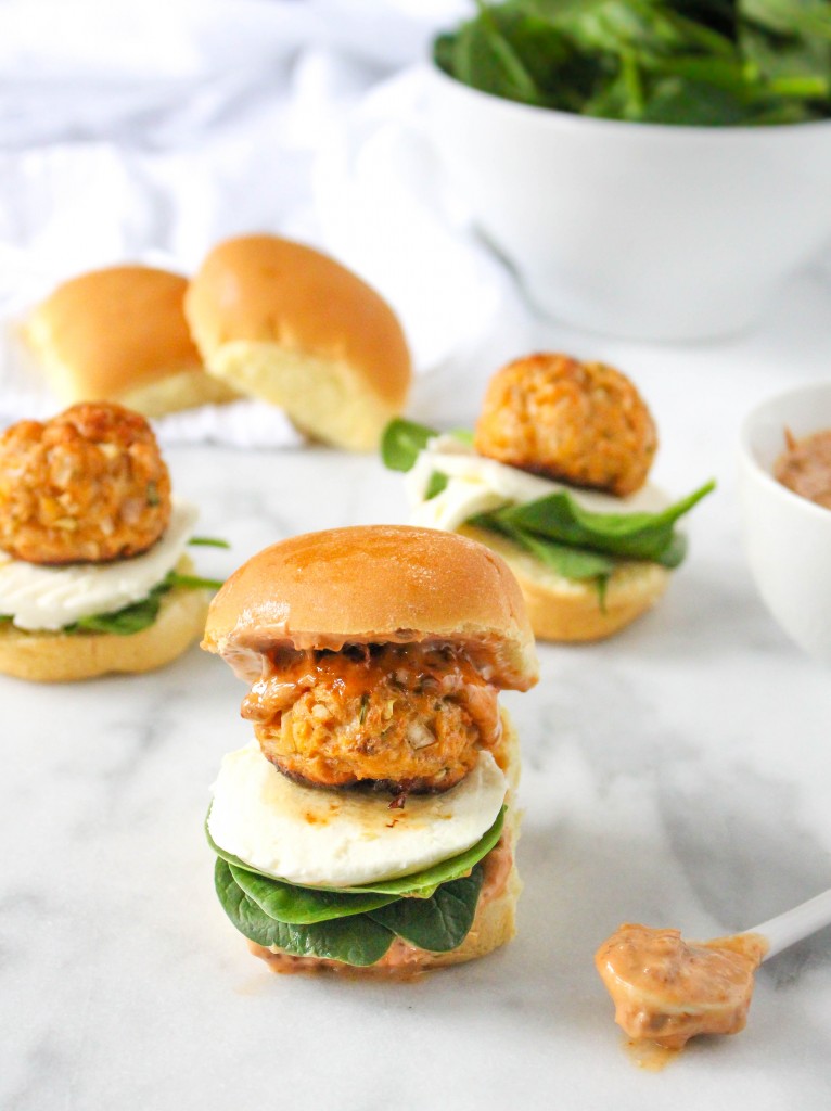 Chicken Meatball Sliders with Sundried Tomato Aioli - the perfect Super Bowl slider! | @yestoyolks.com