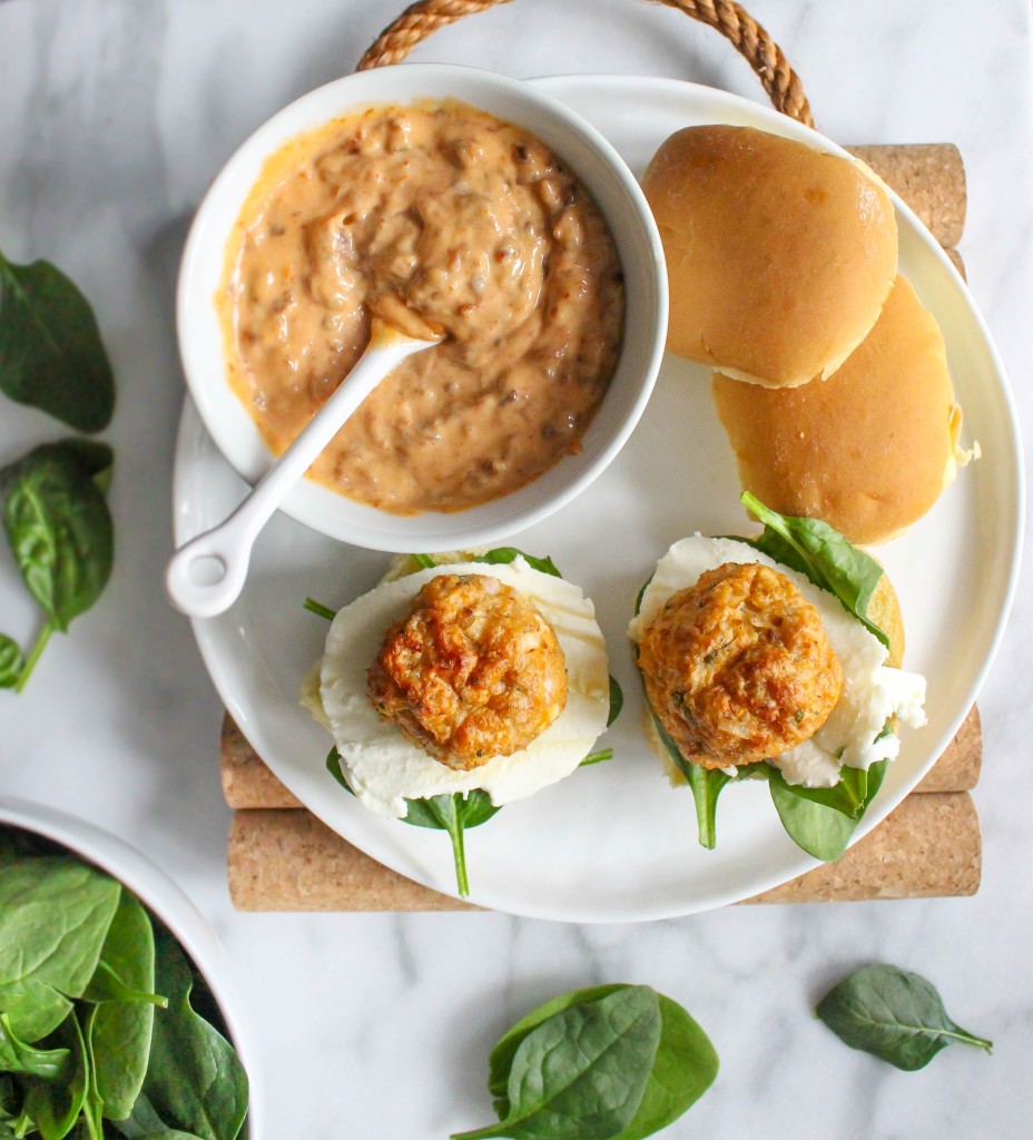 Chicken Meatball Sliders with Sundried Tomato Aioli - the perfect Super Bowl slider! | @yestoyolks.com