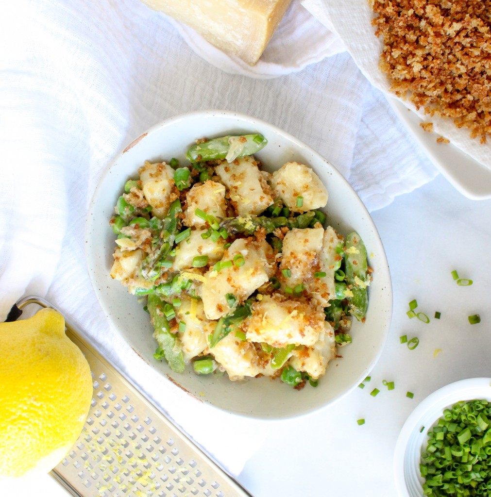 Ricotta Gnocchi with Asparagus, Peas, & Garlicky Breadcrumbs | yestoyolks.com