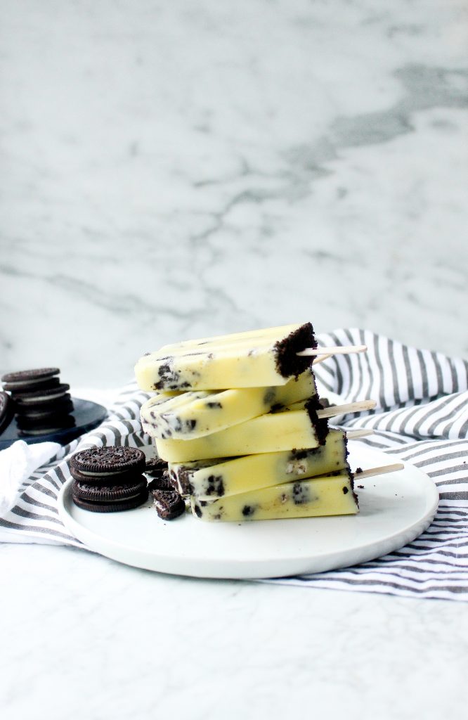 Spiked Cookies & Cream Pudding Pops