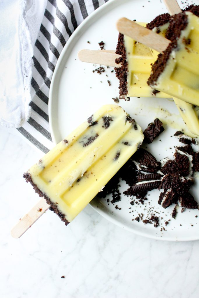 Spiked Cookies & Cream Pudding Pops