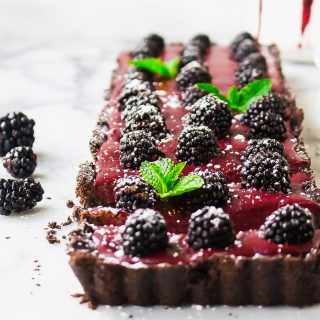 No-Bake Chocolate Blackberry Tart (with an Oreo crust!)