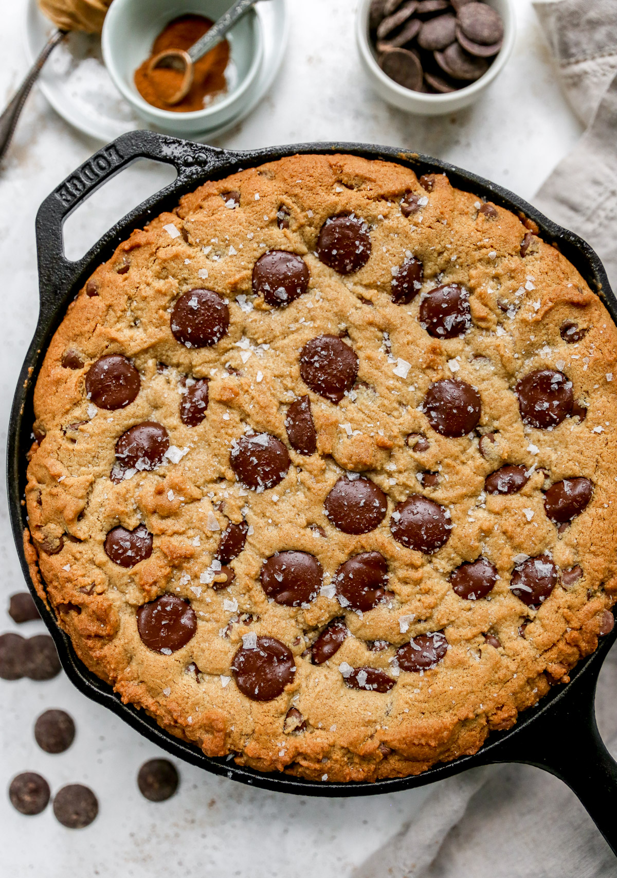 https://yestoyolks.com/wp-content/uploads/2021/09/Spiced-Peanut-Butter-Chocolate-Chip-Skillet-Cookie-5.jpg
